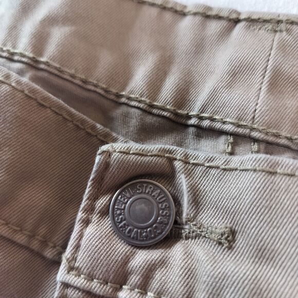 Men's Levi's 541 Athletic Fit Khaki / Tan Jeans. Size 48x30 - Picture 5 of 8